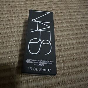 NARS Light Reflecting Foundation